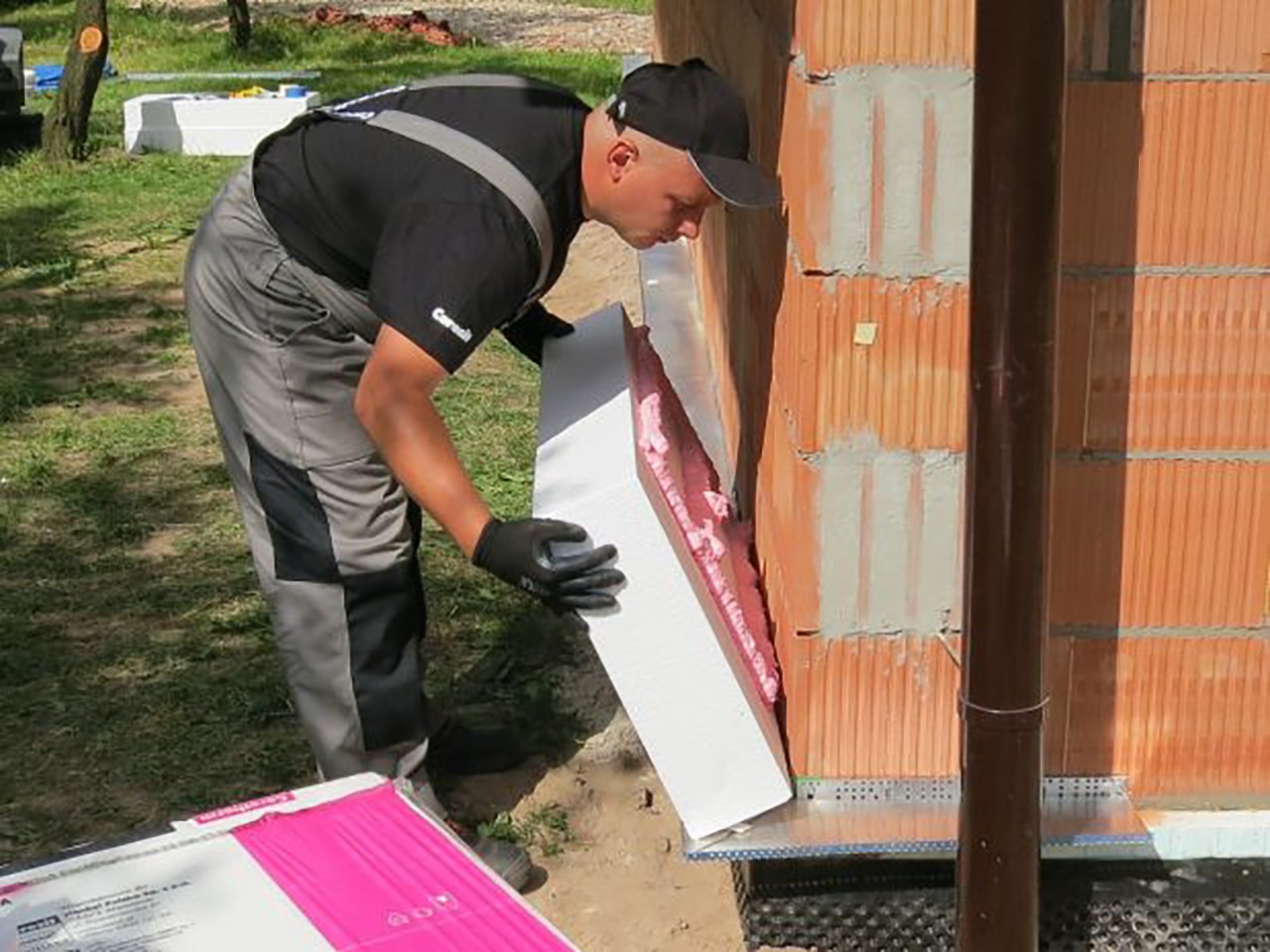 Ceresit CT 84 Express - Adeziv poliuretanic pentru placi de polistiren
