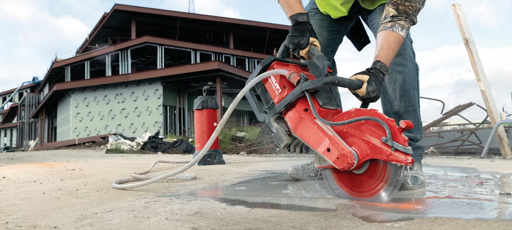 Ferastrau cu motor termic pe acumulator Hilti DSH 600-22
