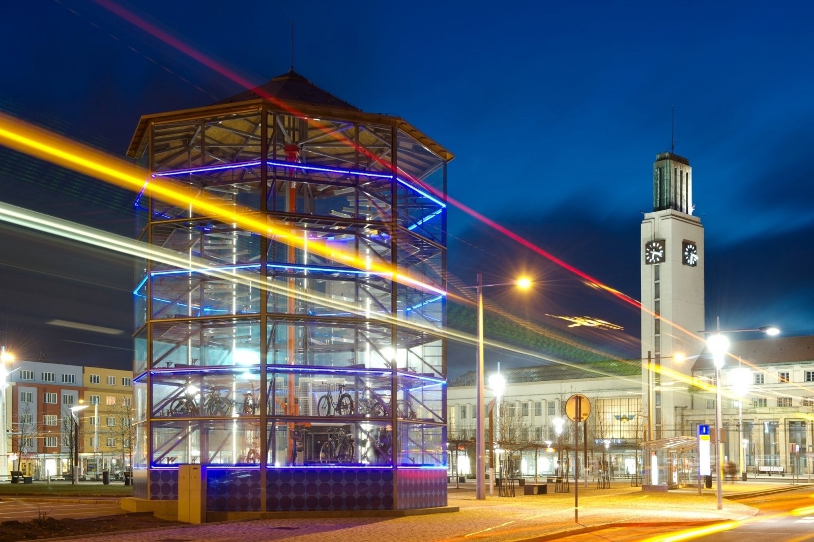 Bike Tower - parcare pentru biciclete sau trotinete