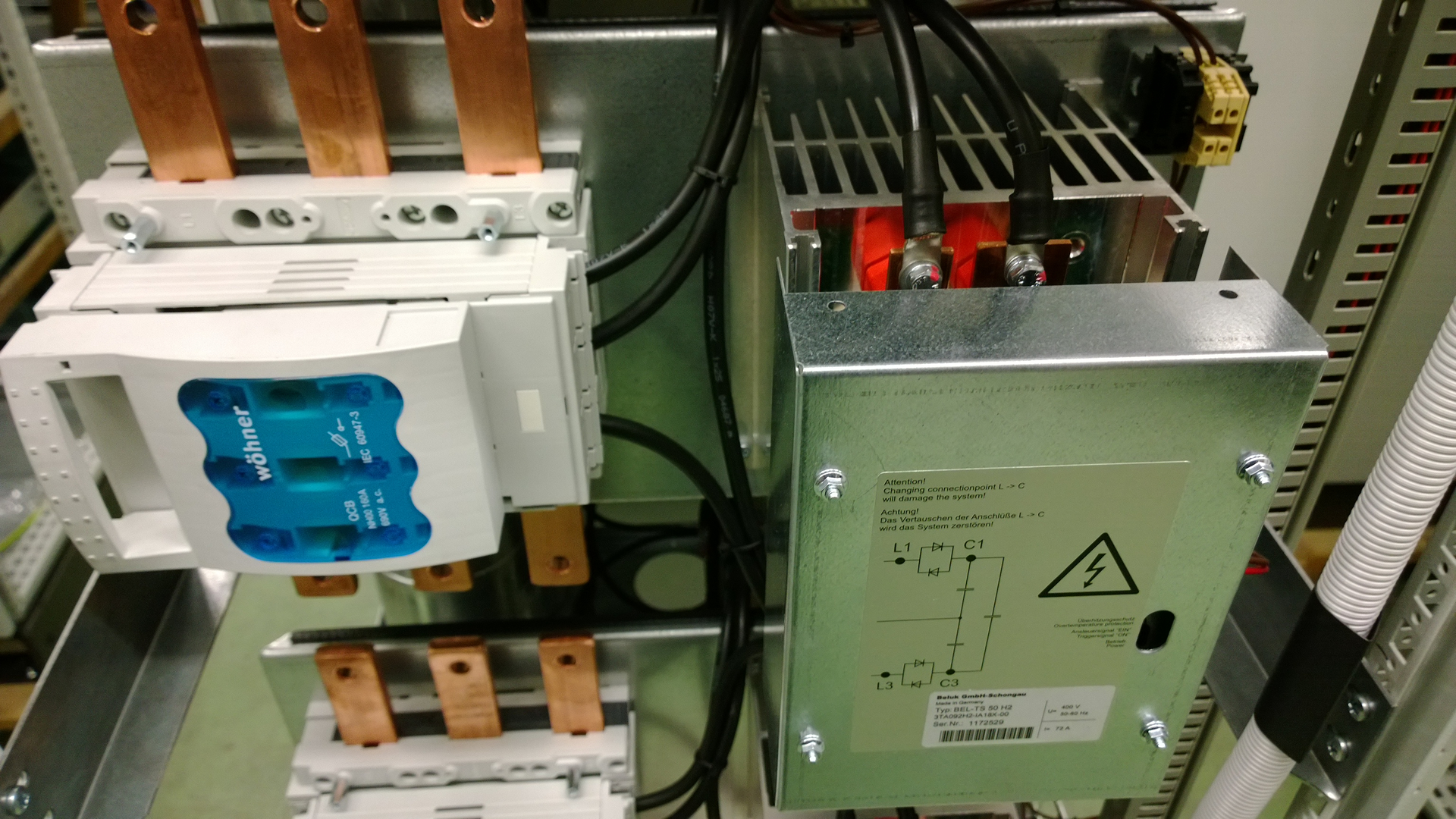 Unitate de corectare a factorului de putere cu tiristor detunizat de tip FOT