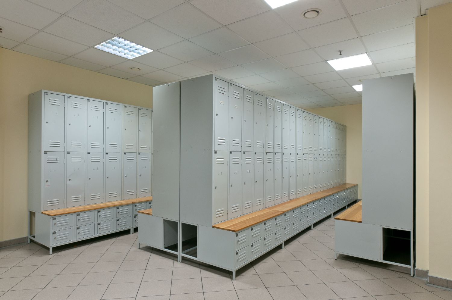 Dulapuri pentru vestiar cu banca si compartiment pantofi metaloBox Plus 4/8