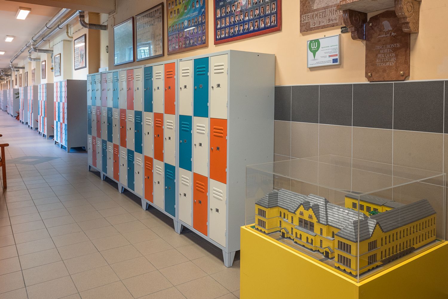 Dulapuri pentru vestiar cu compartimente mici metaloBox Project 3/9 AC