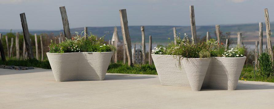 Jardiniere imprimate 3D din beton mmcité Typo	