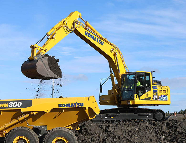 Excavatorul hibrid pe senile Komatsu HB215LC-3