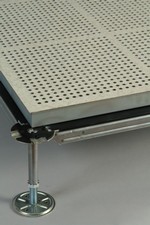 menatwork_quattro_pavimente_tehnice_pardoseala_suprainaltata_quattro_4