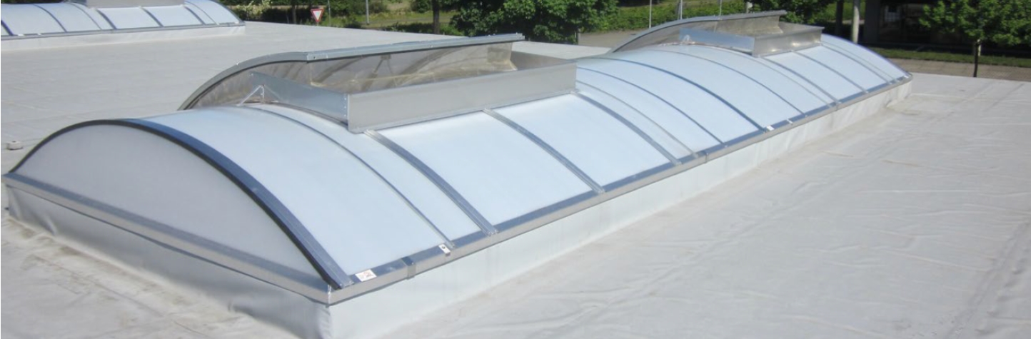 Sistem de protectie impotriva insectelor pentru trape de luminatoare continue