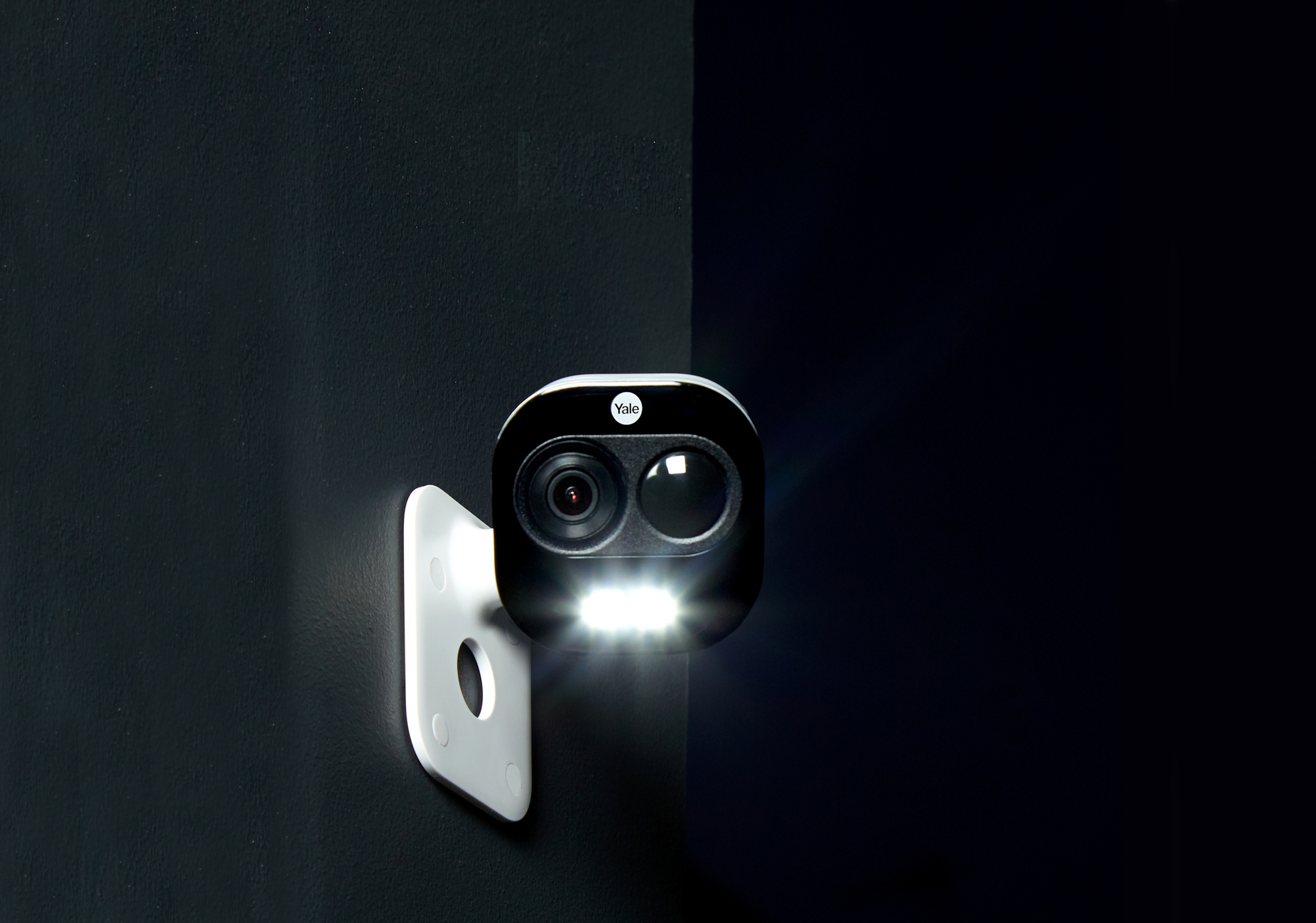 Noua camera IP Yale All-in-One de la ASSA ABLOY Romania