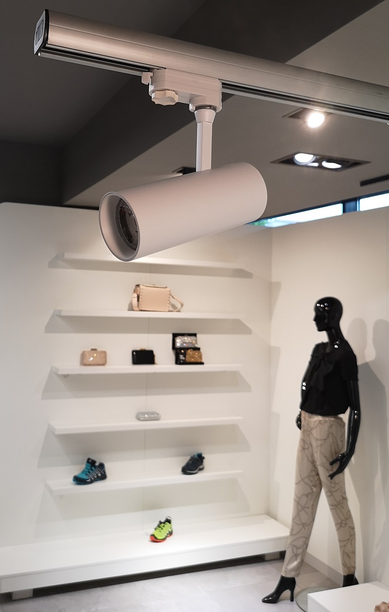 Almalux Lighting - Python