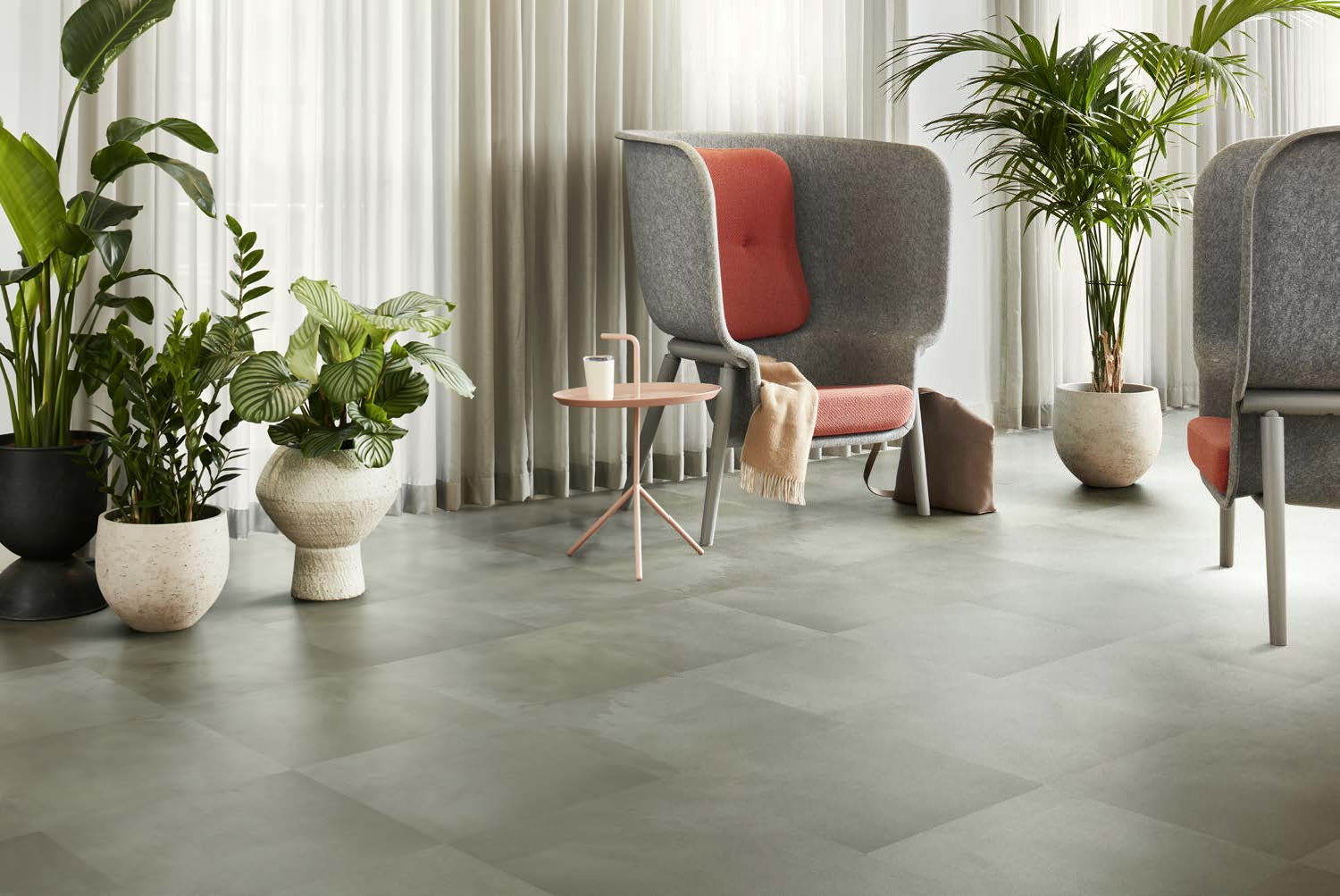 The new Iridescence LVT inspired by the use of mineral and organic pigments