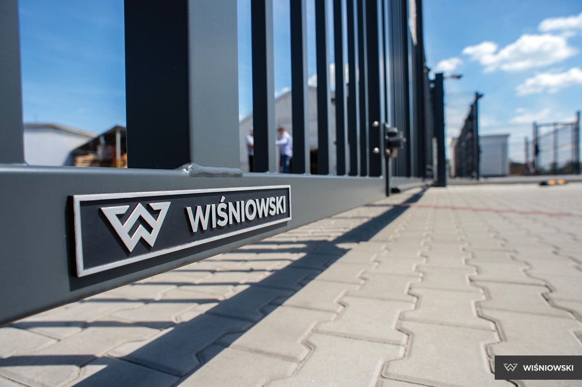 Poarta Wisniowski V-KING cu deschidere in W