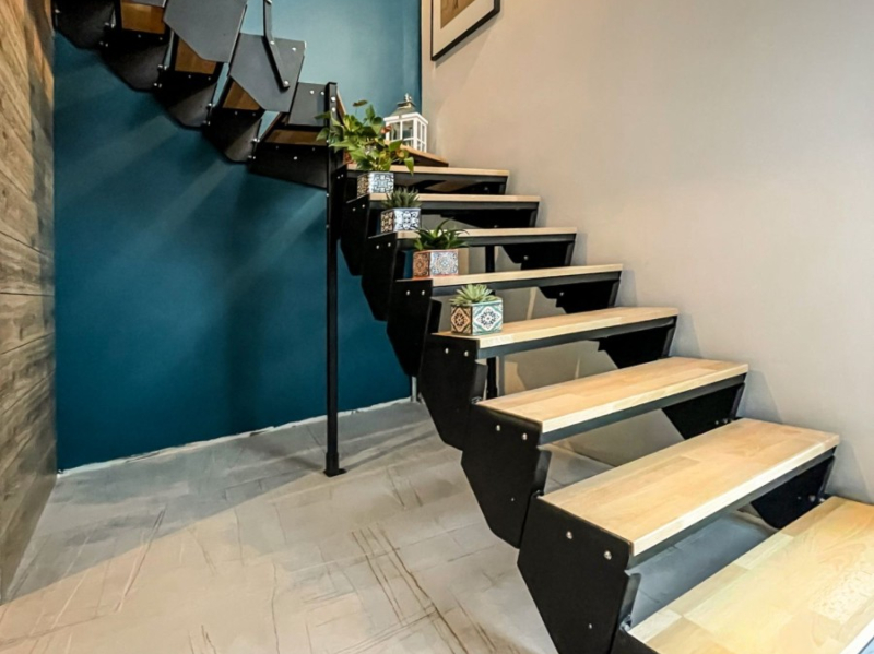 Decorio prezinta noile scari metalice modulare ASTA