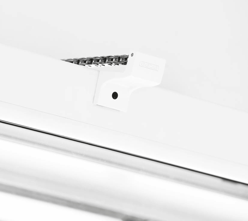 GEZE lanseaza noul sistem de actionare Slimchain 230 V pentru o ventilare completa