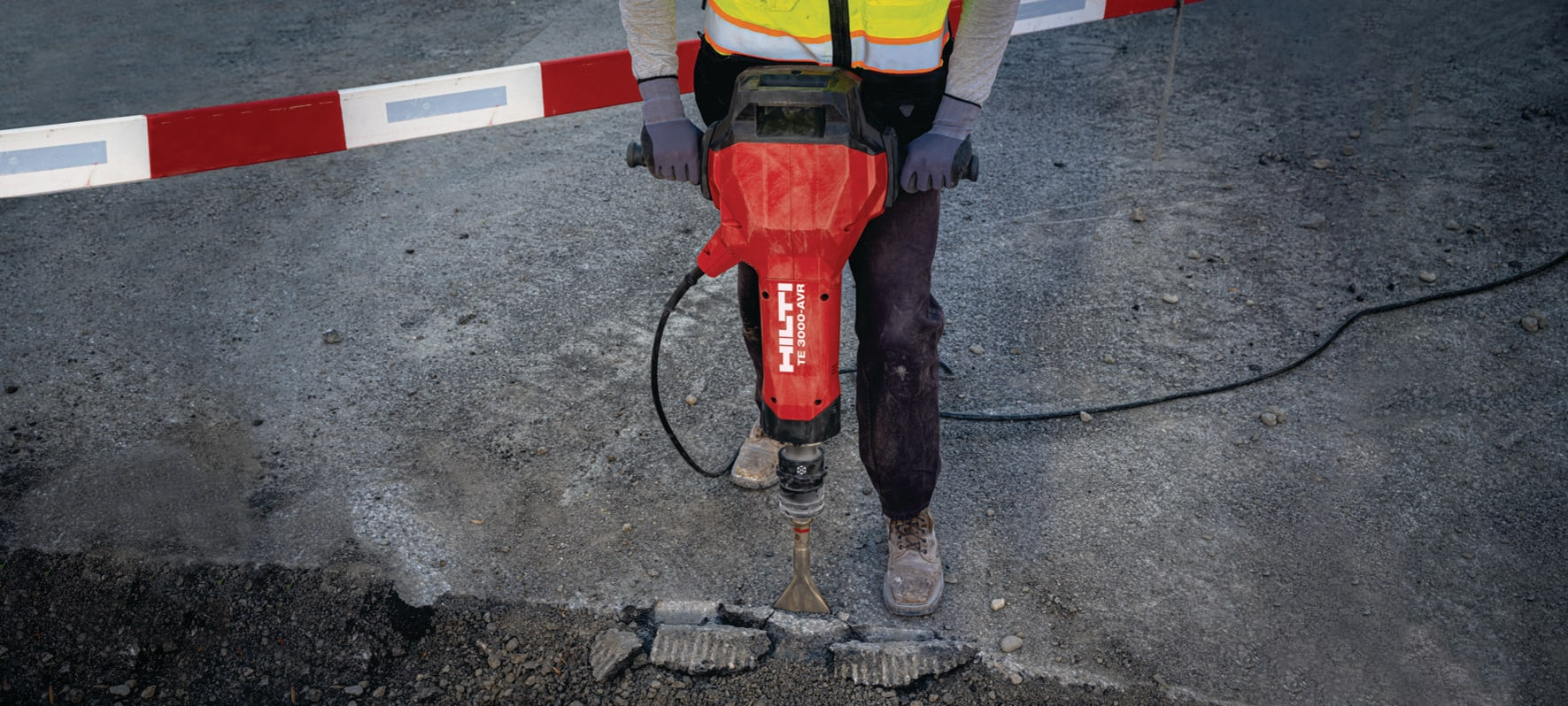 Noul ciocan pneumatic electric Hilti TE 3000-AVR pentru sarcini mari