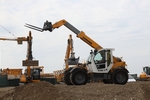 Noile incarcatoare cu brat telescopic de la Liebherr