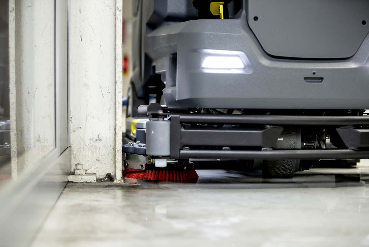 Noua masina pentru curatarea pardoselilor - Kärcher B 110 R
