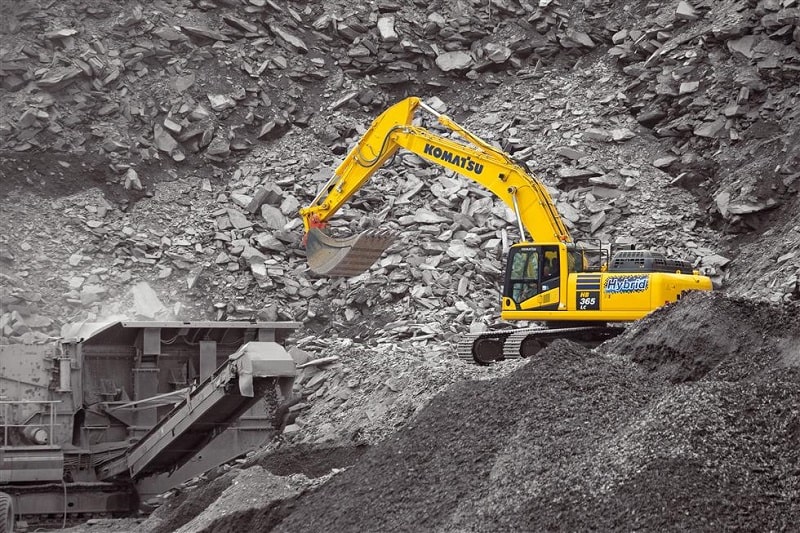 Utilajul hibrid Komatsu HB365LC-3 cucereste lumea constructiilor