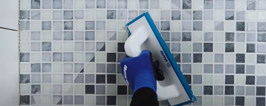 Noul chit epoxdic Kerapoxy Easy Design pentru rosturi de pana la 15 mm