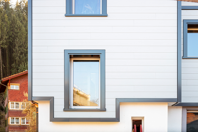 Menatwork Solutions prezinta fatadele ventilate din fibrociment colorat James Hardie