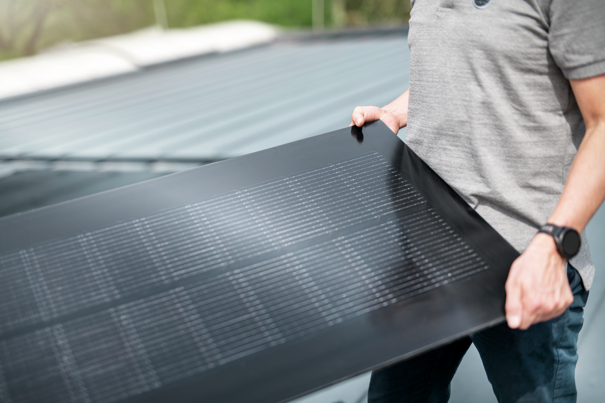 Modul solar PREFALZ – sistemul solar elegant pentru acoperisurile PREFALZ noi si existente