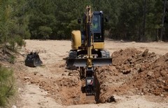 bergerat_monnoyeur_caterpillar_miniexcavator_seria_d_1