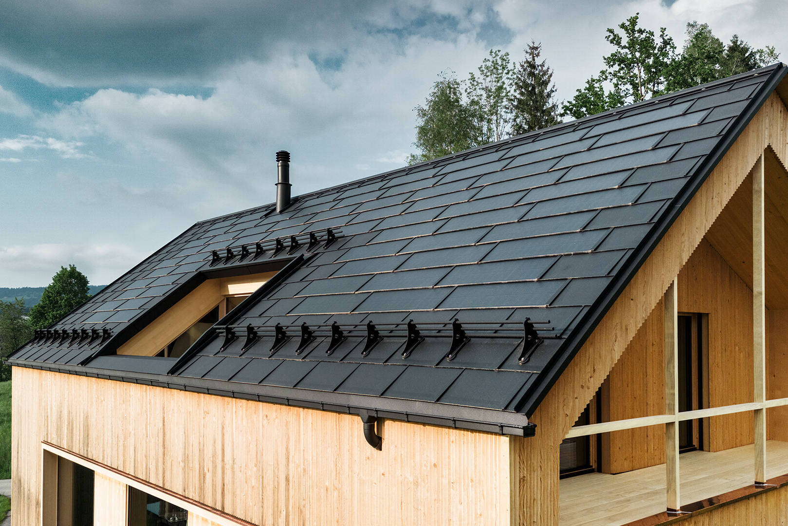 Panou solar PREFA cu sistem integrat in acoperis