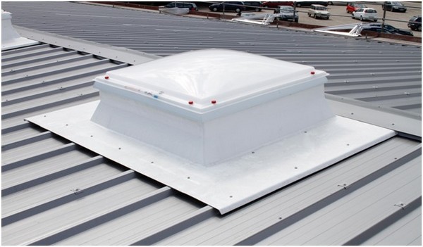 Socluri JET pentru montarea cupolelor luminatoare in acoperisuri profilate