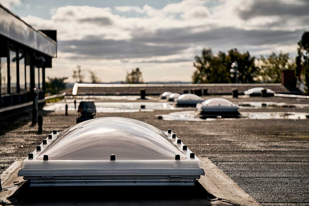 Noul luminator pentru acoperis terasa VELUX