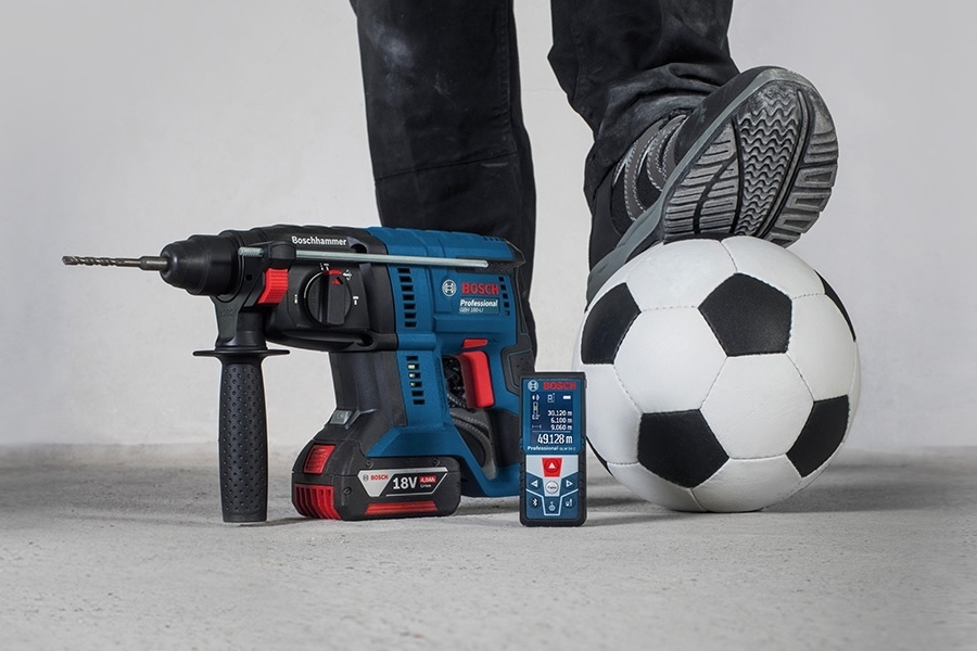 Campania de fotbal. Munca trebuie rasplatita prin joaca. Sta in puterea ta. Bosch profesional.