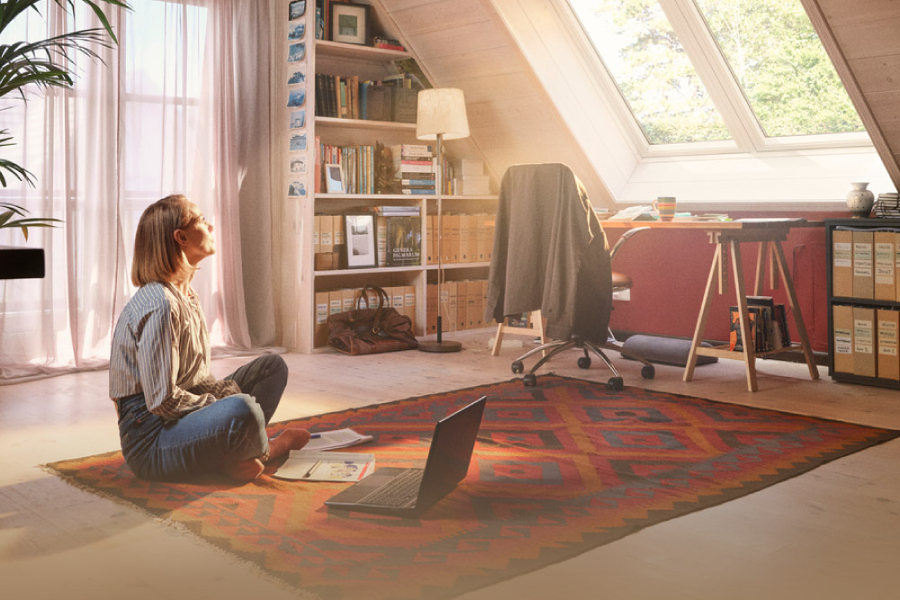 Lasa lumina naturala sa intre in casa ta si economisesti bani cu pachetele de ferestre de mansarda VELUX!