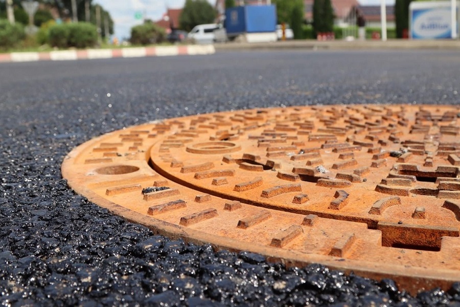 Modernizare strazi in Reghin: Capace de canalizare autonivelante ACO Bituplan