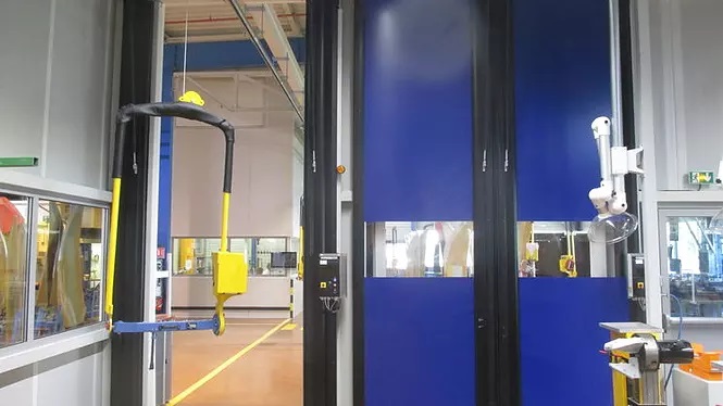 Studiu de caz - Usi ultra-rapide Butzbach Novosprint pentru goluri cu conveioare suspendate