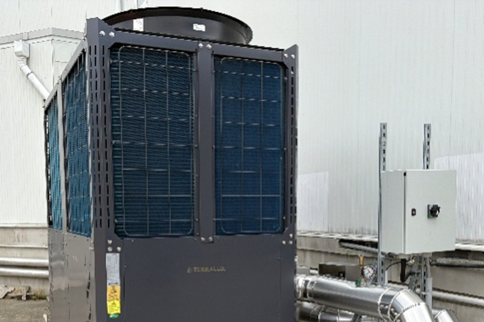 Proiect de eficienta energetica reusit cu Greenway® Neo Heat Pump N in showroomul Szerelvenybolt din Budaors