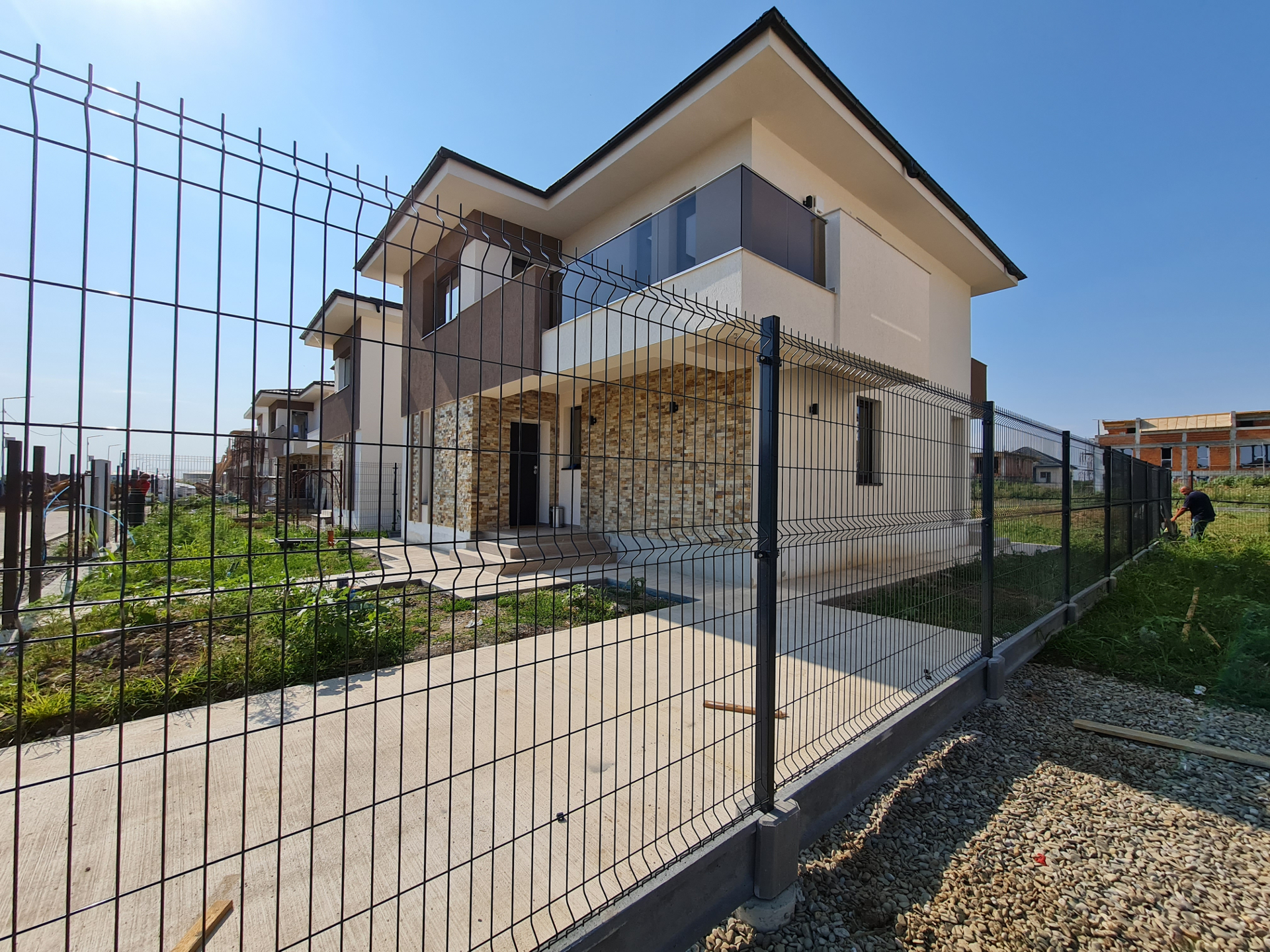 Imprejmuire cu gabion si porti metalice Decorio la Bonavita