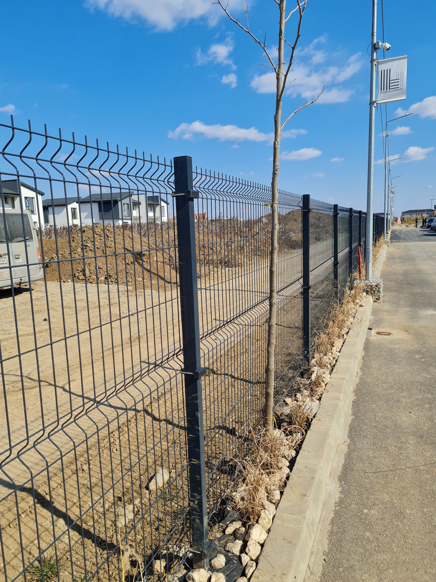Imprejmuire cu gabion si porti metalice Decorio la Bonavita
