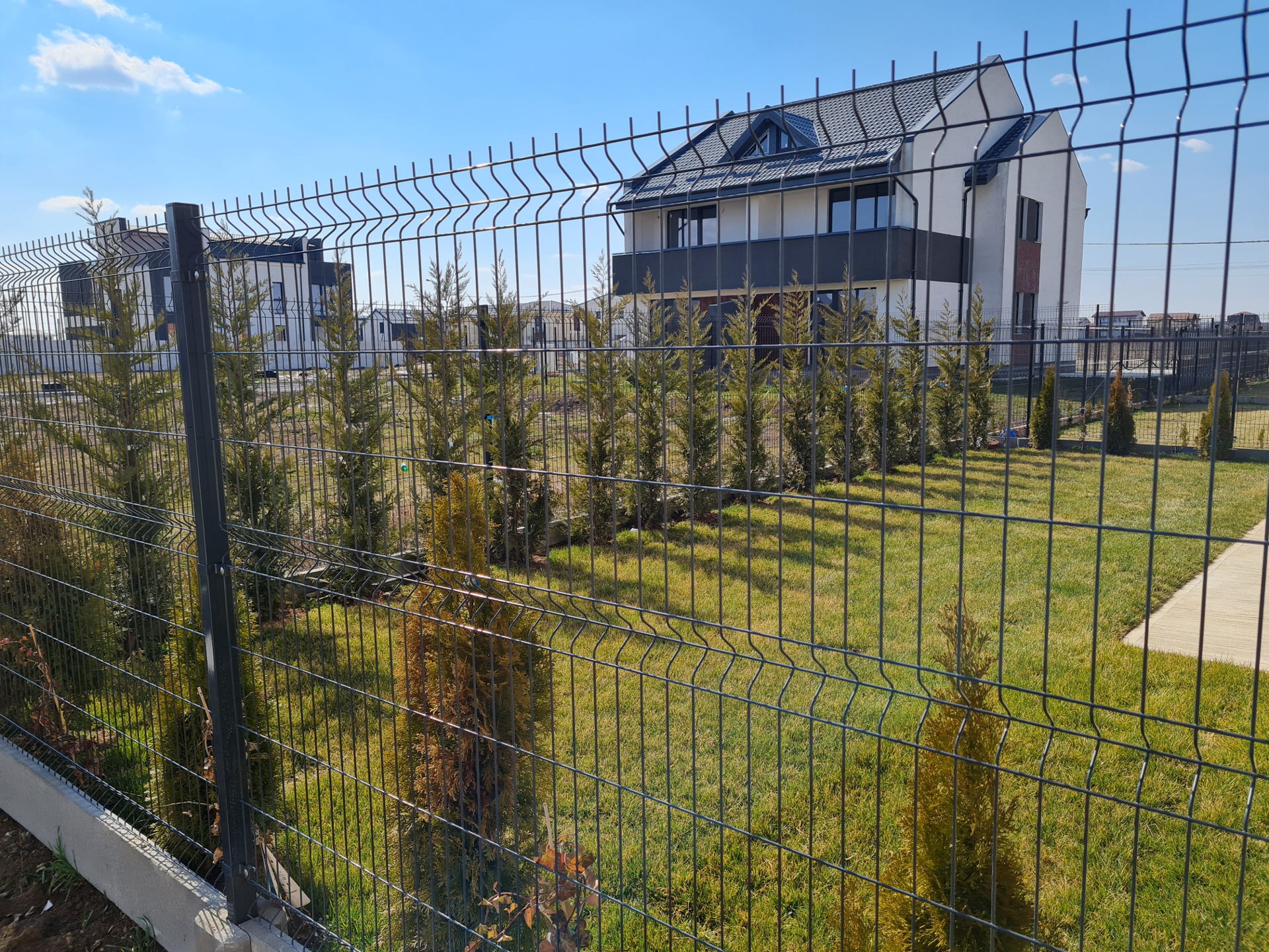 Imprejmuire cu gabion si porti metalice Decorio la Bonavita
