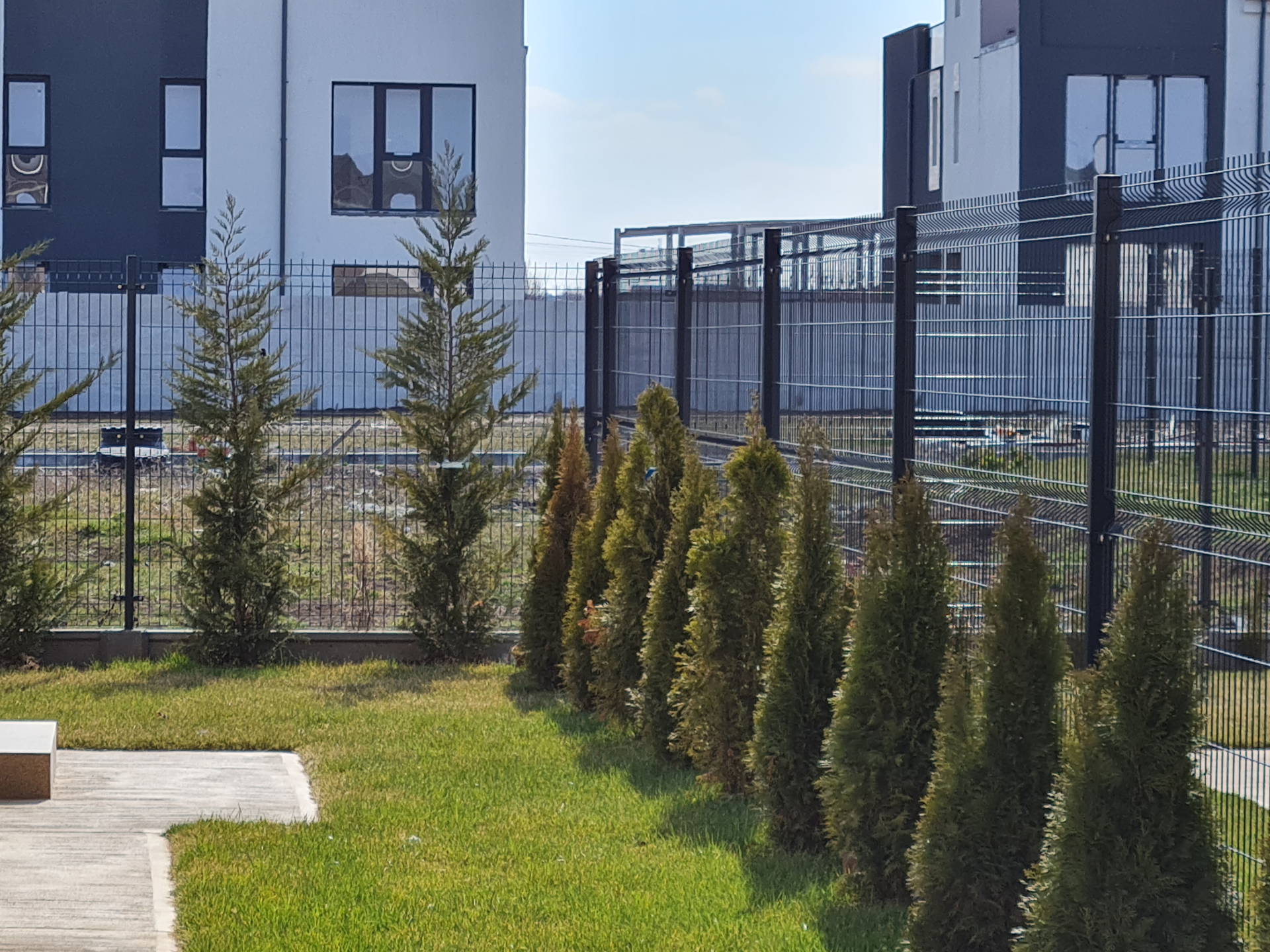 Imprejmuire cu gabion si porti metalice Decorio la Bonavita