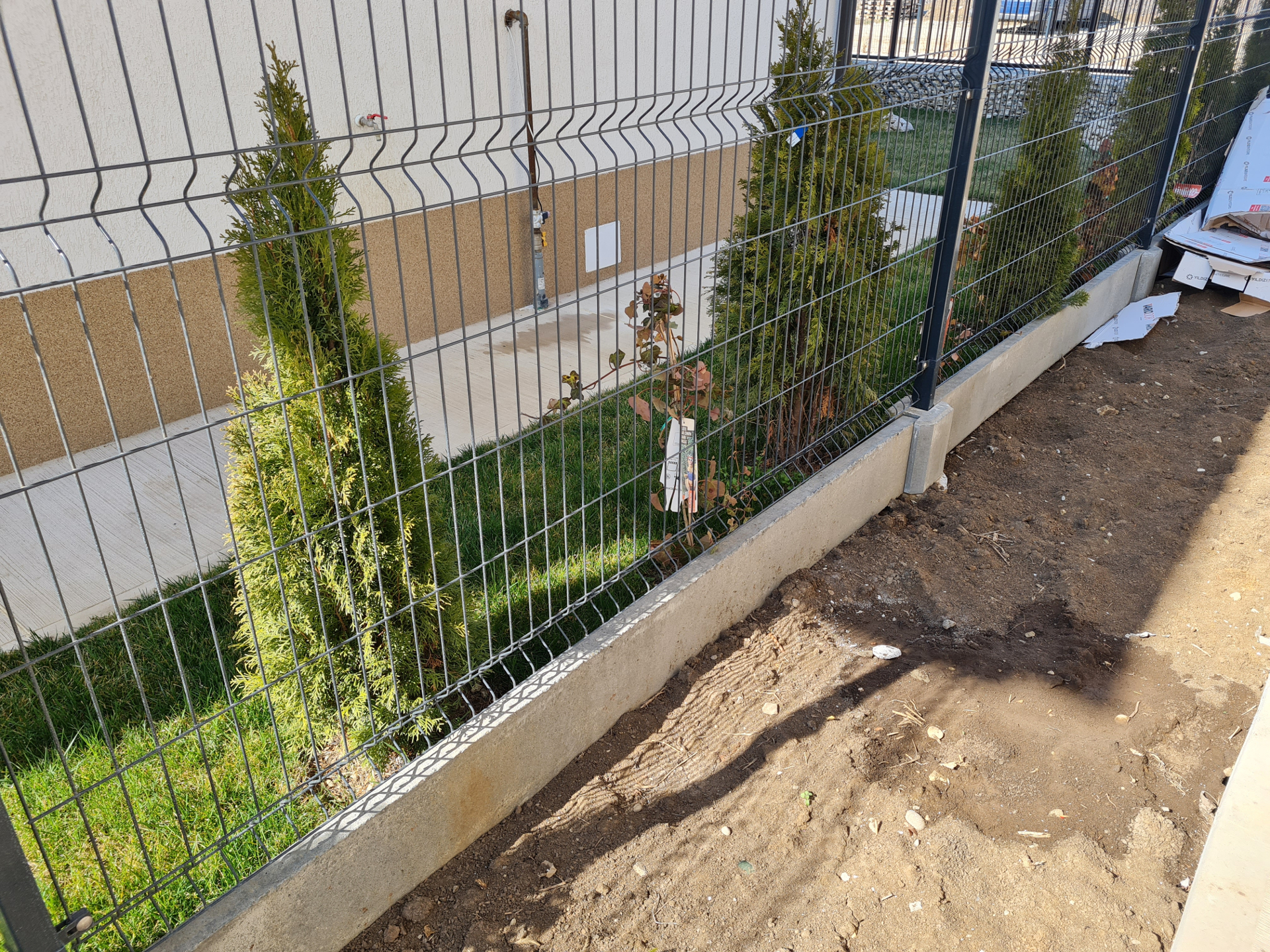 Imprejmuire cu gabion si porti metalice Decorio la Bonavita