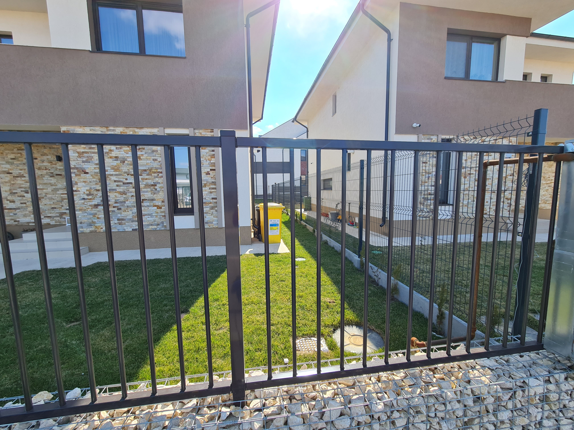 Imprejmuire cu gabion si porti metalice Decorio la Bonavita