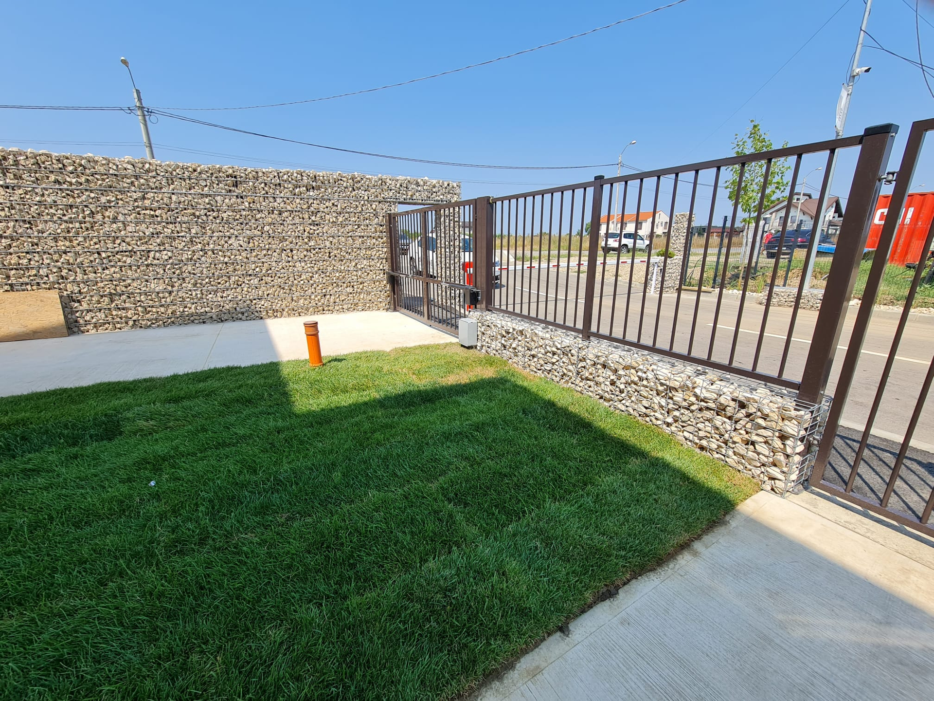 Imprejmuire cu gabion si porti metalice Decorio la Bonavita