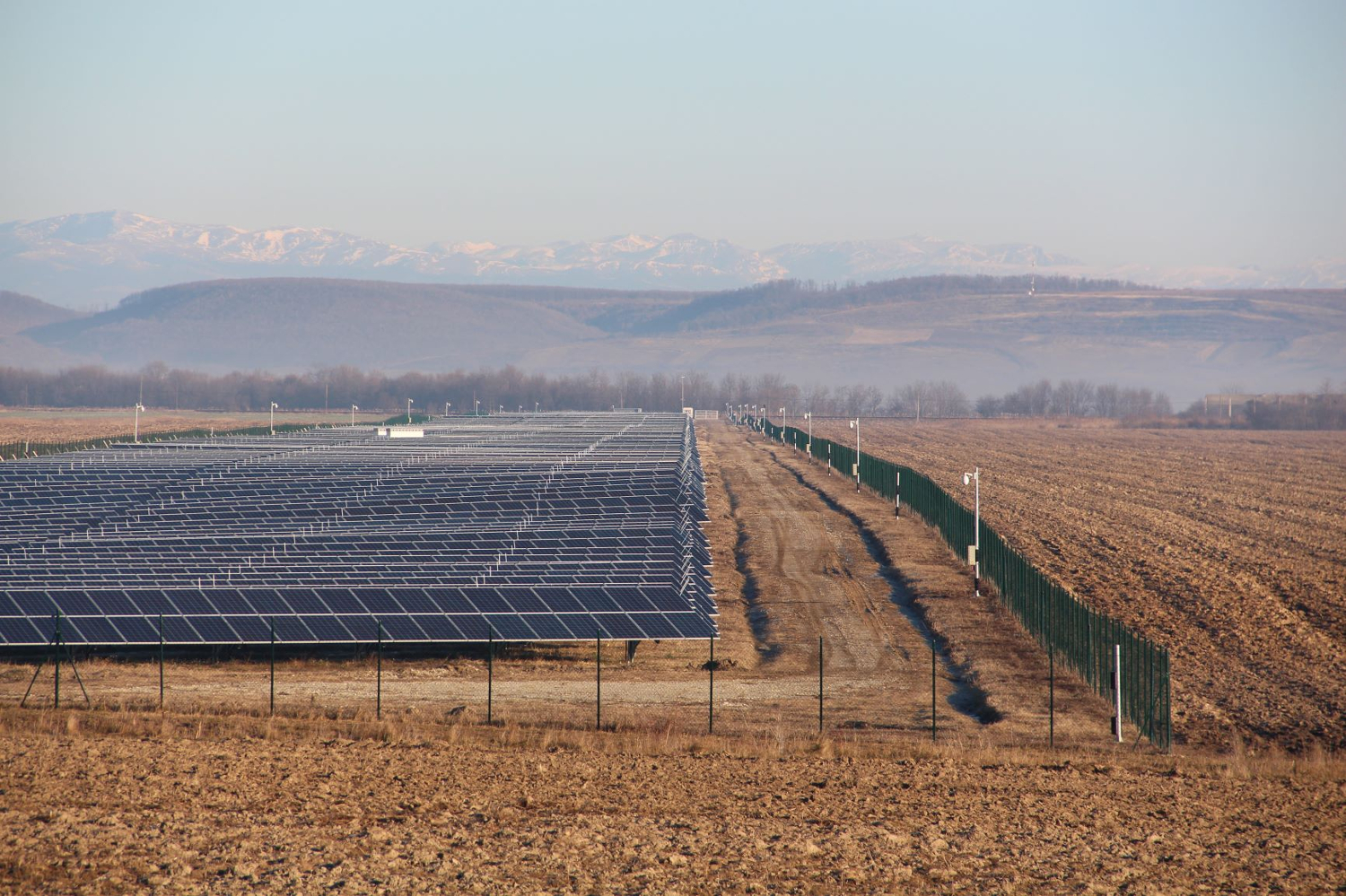 Decorio, lider in imprejmuirea parcurilor fotovoltaice