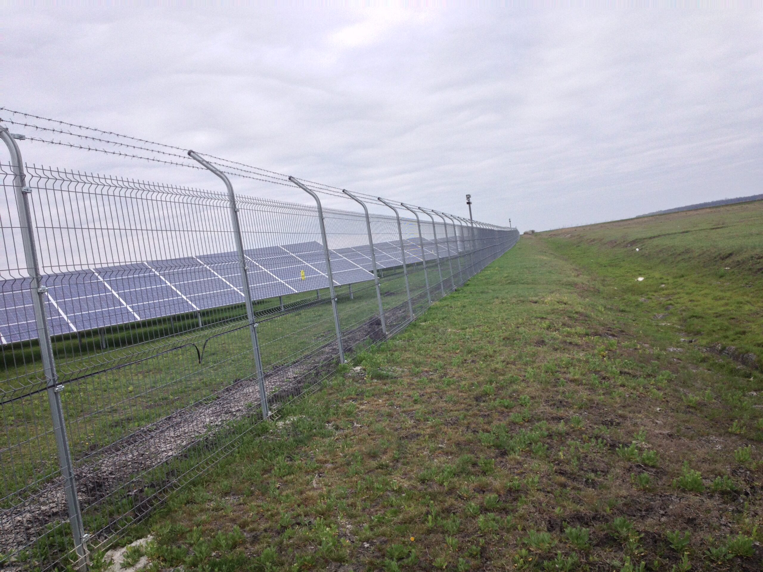 Decorio, lider in imprejmuirea parcurilor fotovoltaice