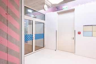Multifunctional steel doors from DOMOFERM in the Längenfeldgasse school