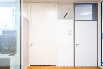 Multifunctional steel doors from DOMOFERM in the Längenfeldgasse school