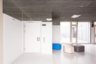 Multifunctional steel doors from DOMOFERM in the Längenfeldgasse school