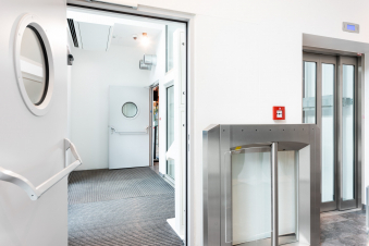 Elegant steel doors from Domoferm as part of the expansion of the Haus des Meeres