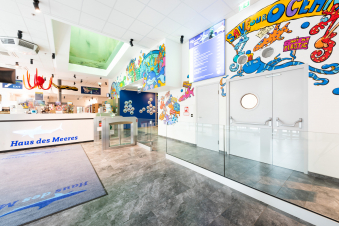 Elegant steel doors from Domoferm as part of the expansion of the Haus des Meeres