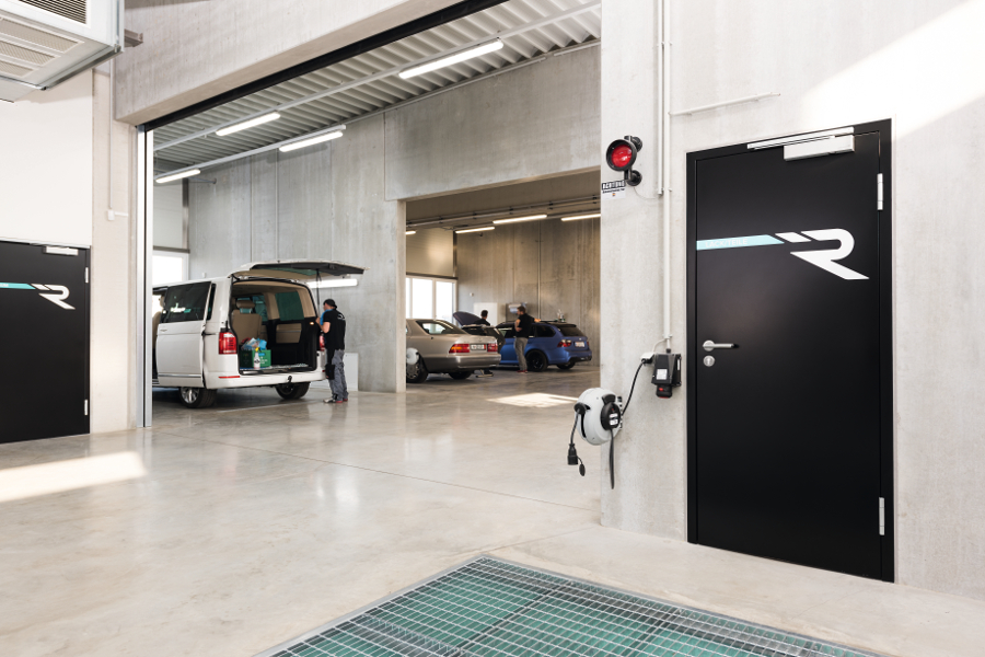 Trend steel doors from Domoferm in use at Rohringer Automotive