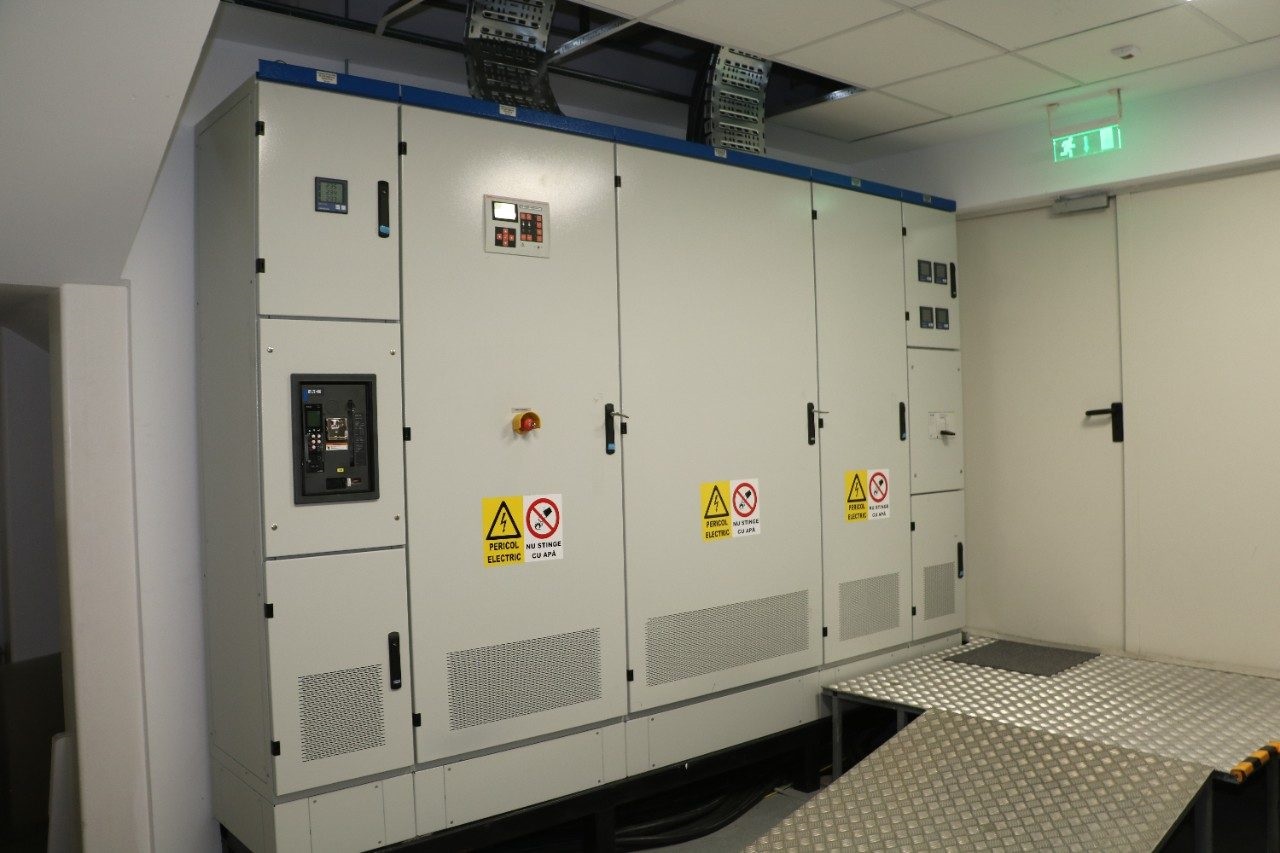 Echiparea centrului de date modern M247, cu solutii integrate de electroalimentare