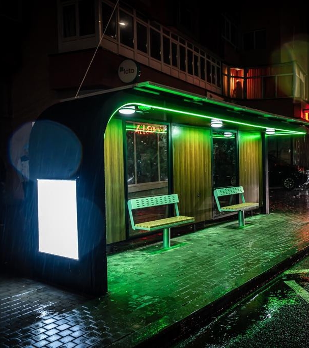 Statii de autobuz cu incarcare solara EXE Green Holding instalate in municipiul Targoviste
