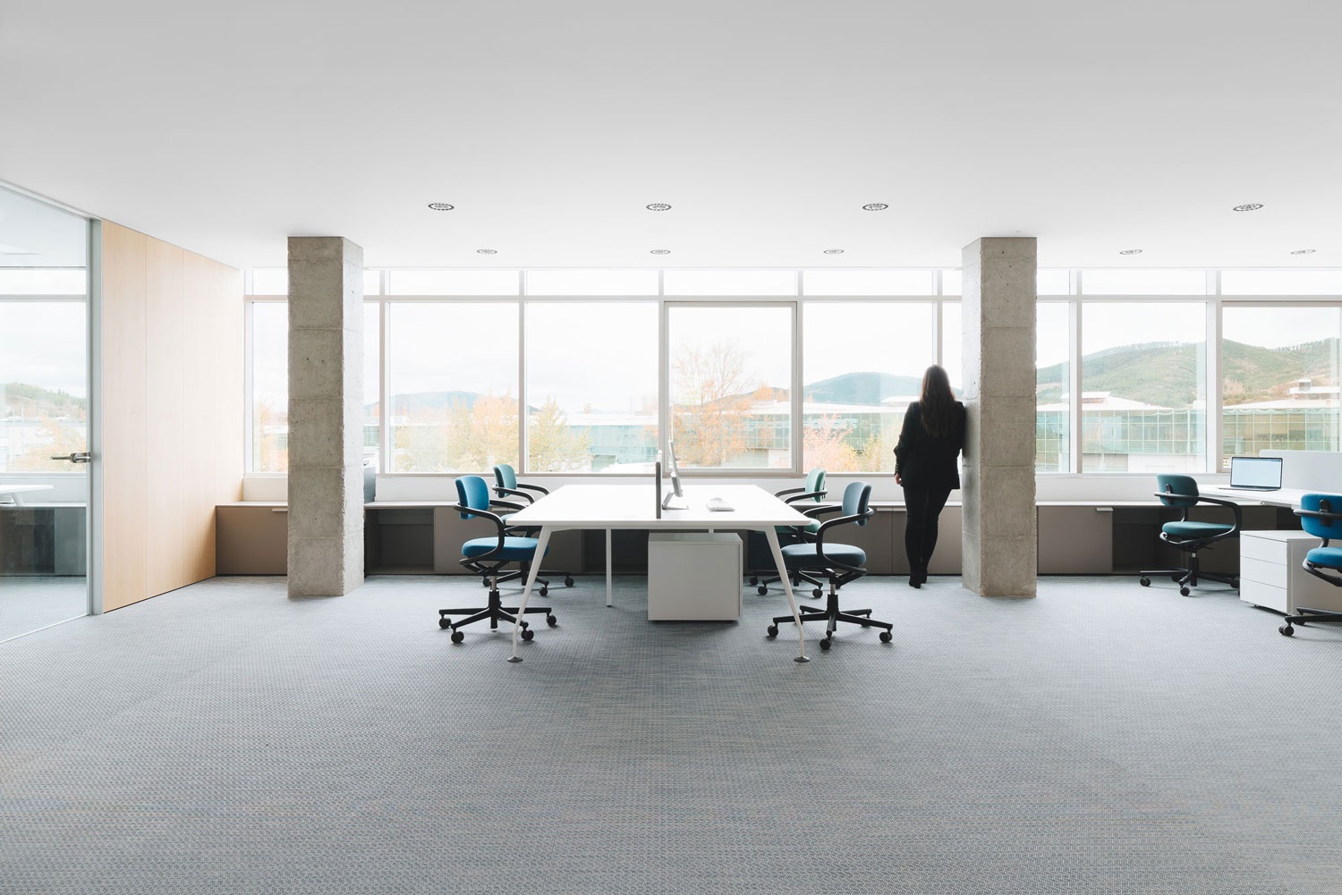 iGuzzini Blade R downlight lighting used at The Movistar team offices, Egüés, Navarra, Spain